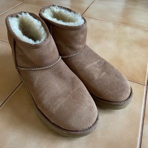 UGG classic mini boots chestnut